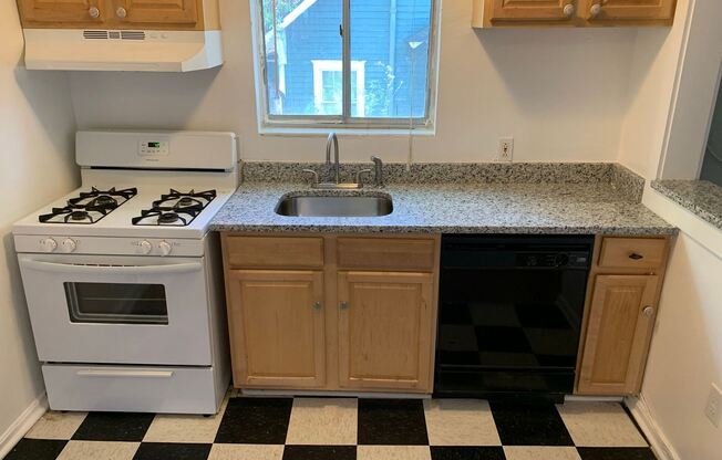 833 Ponce de Leon Place