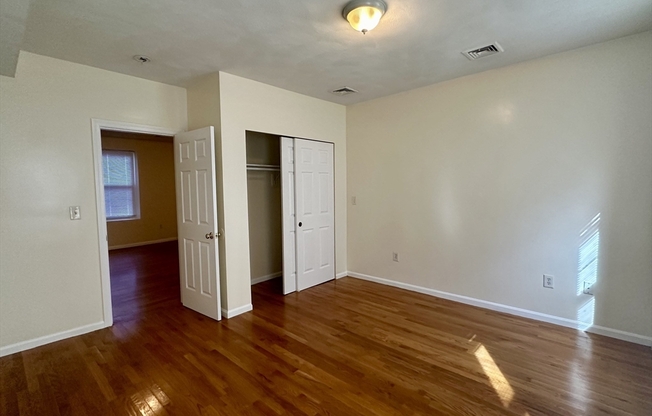 2 beds, 1 bath, 850 sqft, $2,600, Unit 1