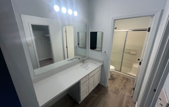 2 beds, 2 baths, $2,450, Unit # 201
