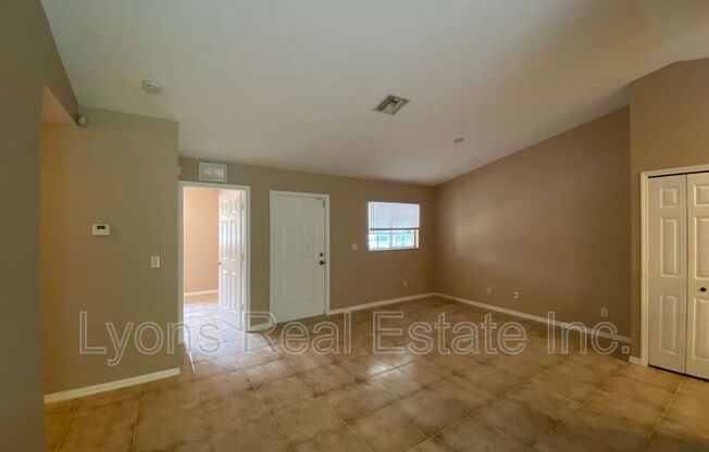 566 NIMITZ BLVD