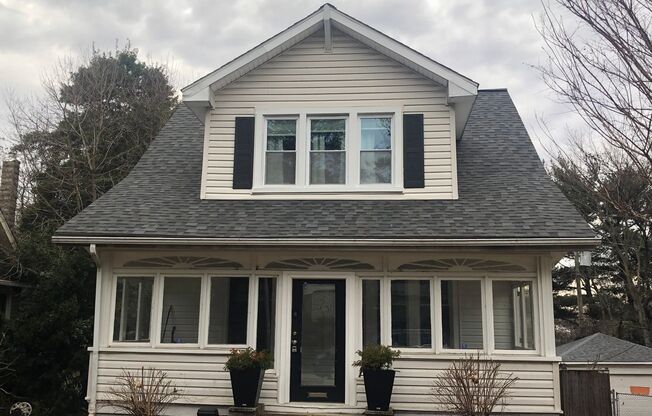 Charming 4 Bedroom 2.5 Bath single family home