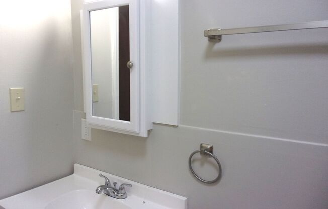 2 beds, 1 bath, $1,399