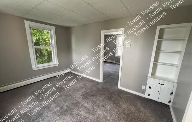 2 beds, 1 bath, $895