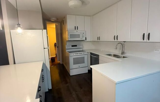 2 beds, 2 baths, $4,695, Unit # 1407 1408