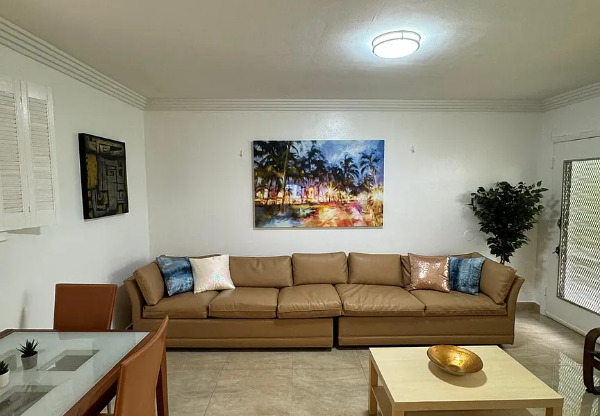 1 bed, 1 bath, 600 sqft, $2,075