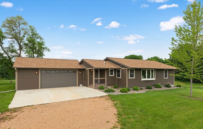 Remodeled 3 Bedroom Home in Minnetrista