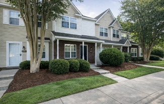 Beautiful 2 Bedroom Townhome in the Heart of Charlotte – 1 Month FREE Rent with 2-Year Lease!