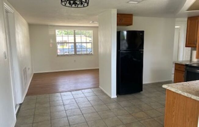 2 beds, 1 bath, $1,450