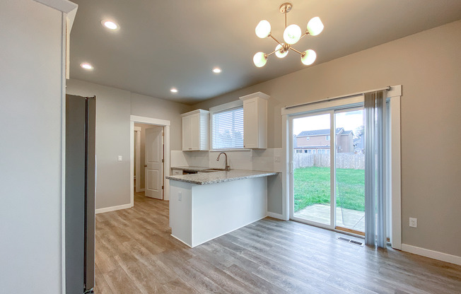 Bright & Modern 4-Bedroom Home with Spacious Backyard and Stylish Upgrades