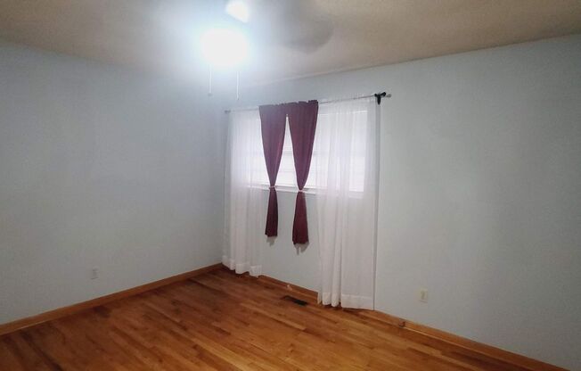 2 beds, 1 bath, $1,025