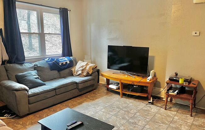 4BD/3BTH In Southside - Laundry - Central AC - Back Patio