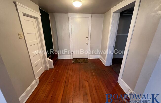 2 beds, 1 bath, 1,470 sqft, $1,495