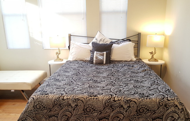 Studio, 1 bath, 450 sqft, $2,200, Unit 102