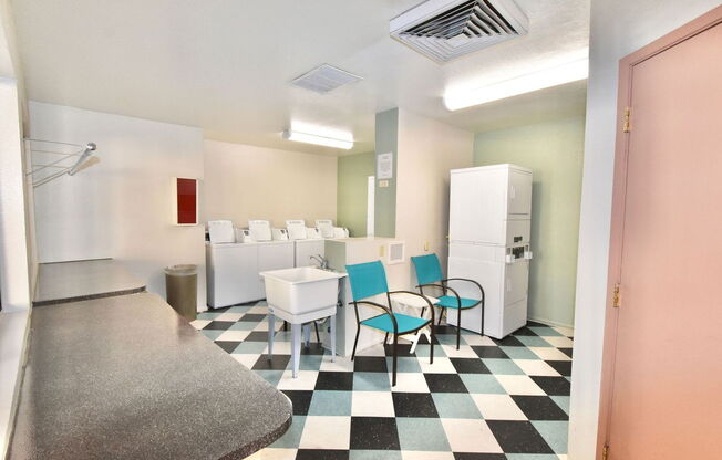 Studio, 1 bath, 535 sqft, $725, Unit 205