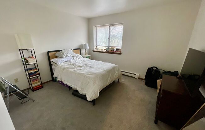 1 bed, 1 bath, $1,095, Unit 210