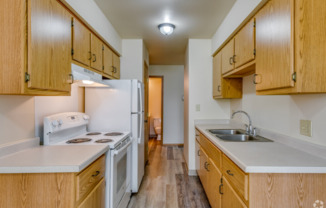 2 beds, 1.5 baths, 905 sqft, $949.99, Unit 825-J3