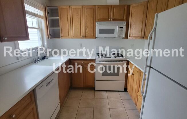 2 beds, 1 bath, $1,200