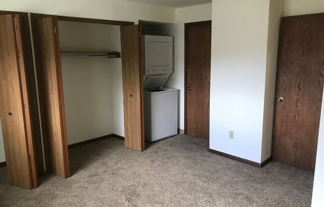 2 beds, 1.5 baths, 1,040 sqft, $1,800, Unit 3172-101