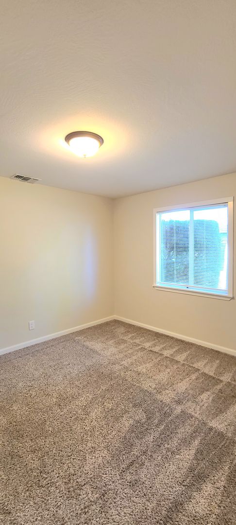 2 beds, 1 bath, $2,195