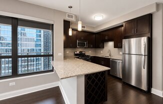 61 W HUBBARD