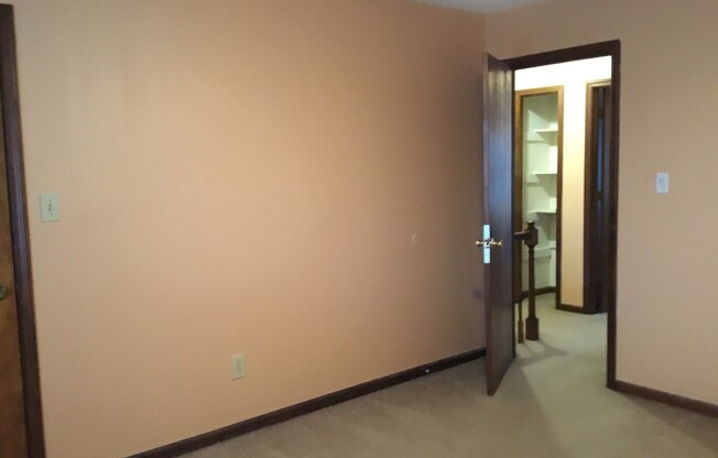 2 beds, 1.5 baths, $1,195, Unit Unit F