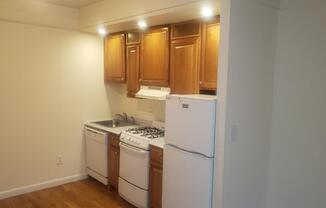 1 bed, 1 bath, $1,950, Unit B