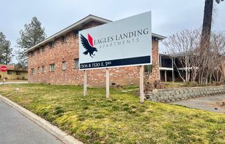 Eagles Landing Apartments in Cheney near EWU!