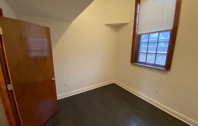 2 beds, 1 bath, 759 sqft, $1,325, Unit Unit 100A