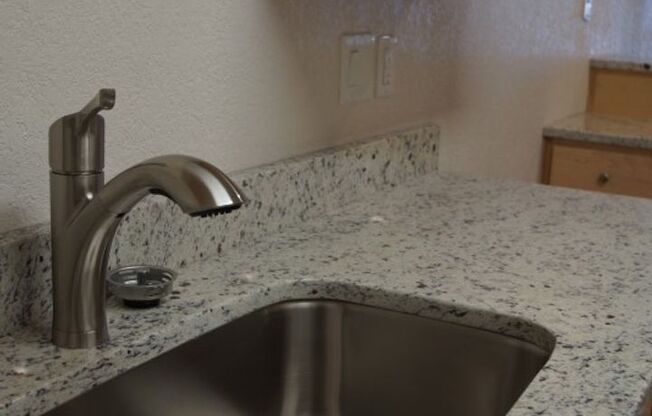 1 bed, 1 bath, 780 sqft, $1,374, Unit 222