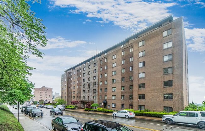 1 bed, 1 bath, 682 sqft, $975, Unit Unit 609