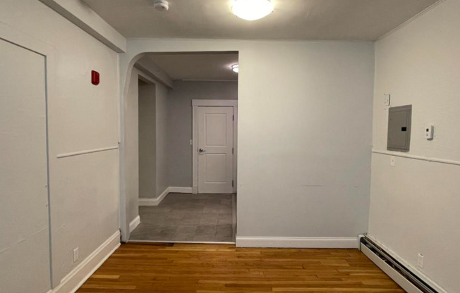 Studio, 1 bath, 415 sqft, $1,895, Unit #10