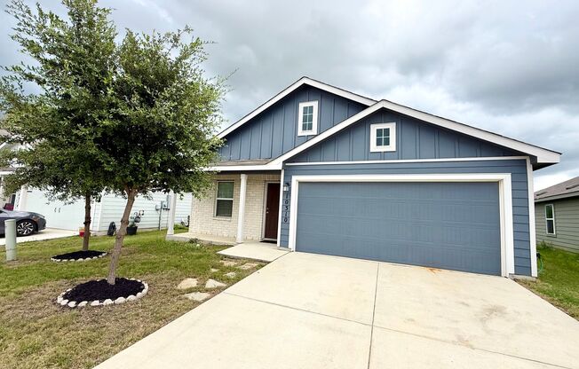 Gorgeous 3-bedroom, 2 Bathroom, Minutes from Randolph AFB
