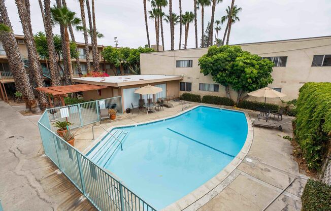VILLA SANTA FE APARTMENTS