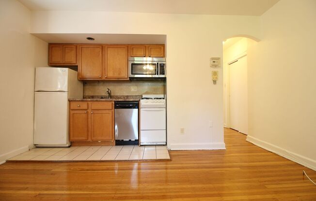 1 bed, 1 bath, $1,395, Unit #D206