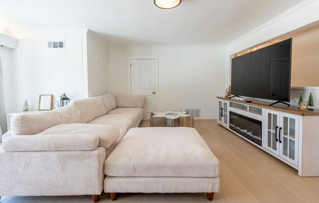 Relaxing 4BR Family Home Near Attractions  Share  Save