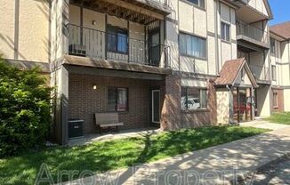2340 N 44 ST