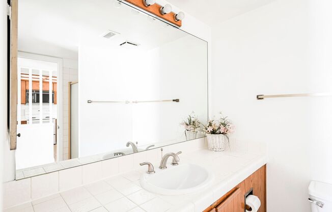 2 beds, 2 baths, $1,200