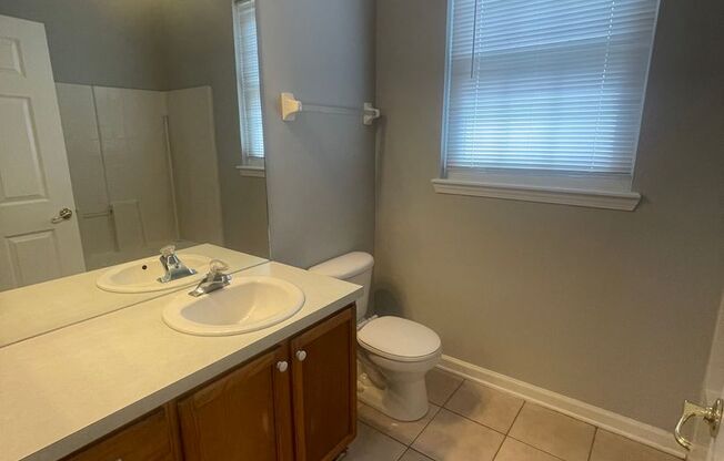 3 beds, 2 baths, $1,550