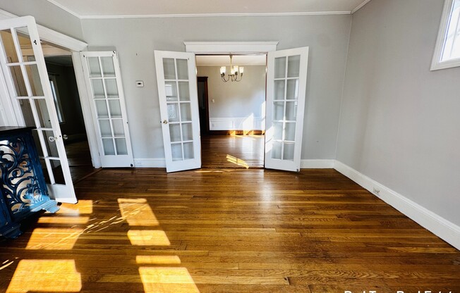 12 SAINT PETER ST