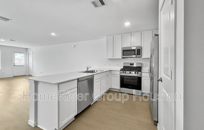 5830 STARLING DR