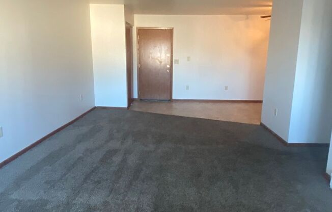 2 beds, 1.5 baths, 963 sqft, $1,299, Unit 5166 D05