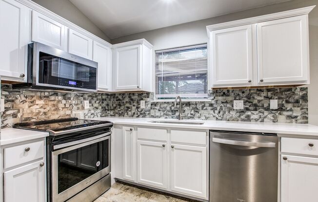 Remodeled single story 4 bedroom - Beautiful - Great Community