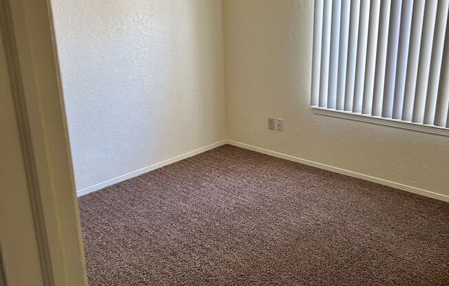 2 beds, 2 baths, 957 sqft, $1,015, Unit 08