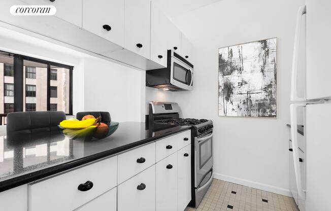 1 bed, 1 bath, 750 sqft, $6,200, Unit 23B