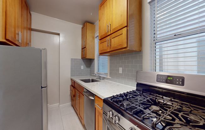 2242 POLK ST