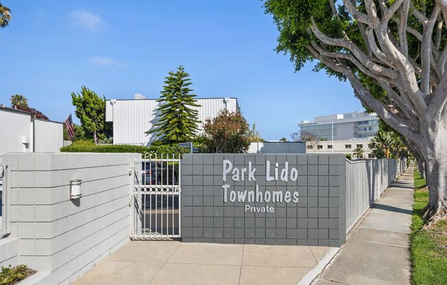 Prime Location in Newport Beach – Fully Furnished 3-Bedroom Home!
