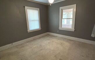 2 beds, 1 bath, $990