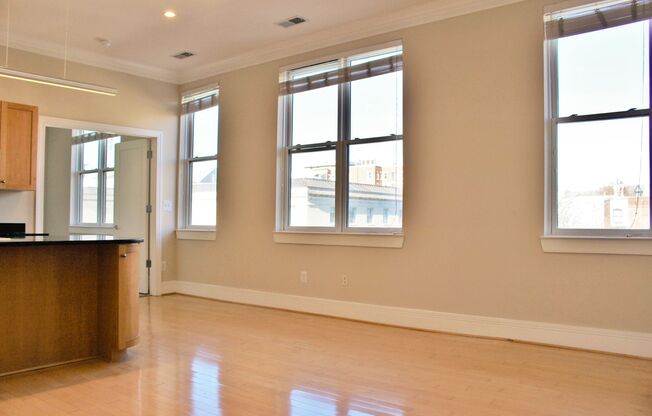 2 beds, 2 baths, 820 sqft, $4,050, Unit 312