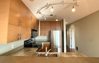 2 beds, 1 bath, $3,250