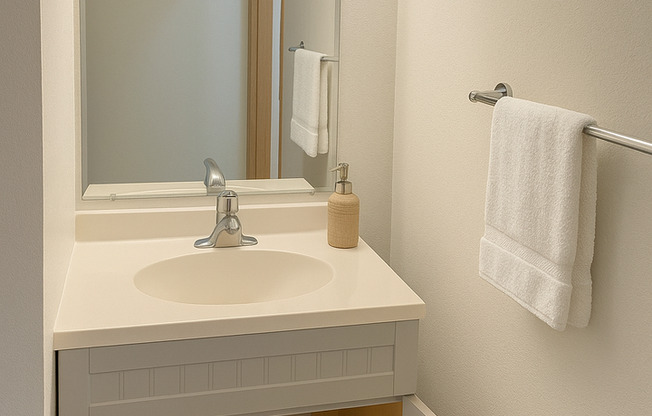 2 beds, 1 bath, 890 sqft, $1,975, Unit 100A